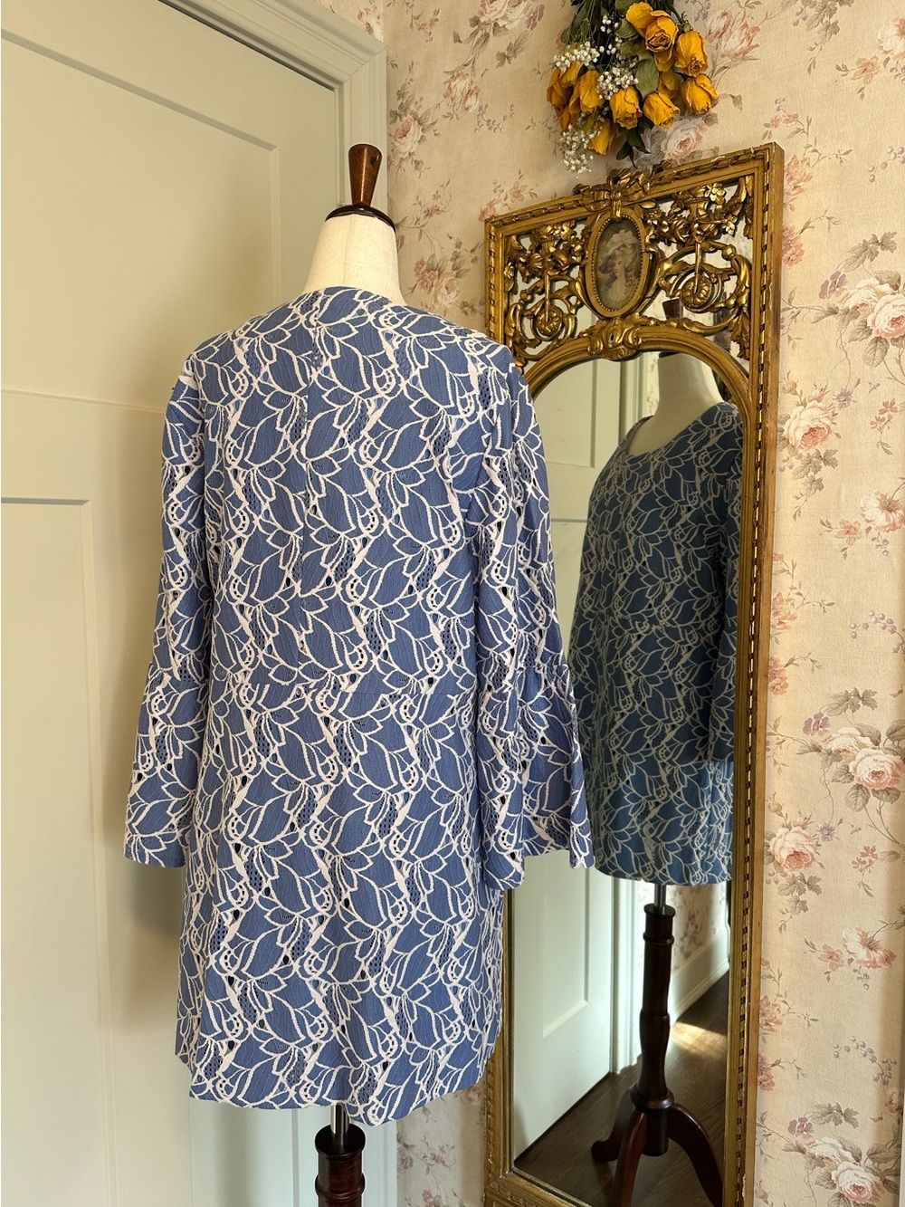 NWT Luii Blue Floral Lace Bell Sleeve L Jacket Large Wedding Timeless Chic - Picture 3 of 14